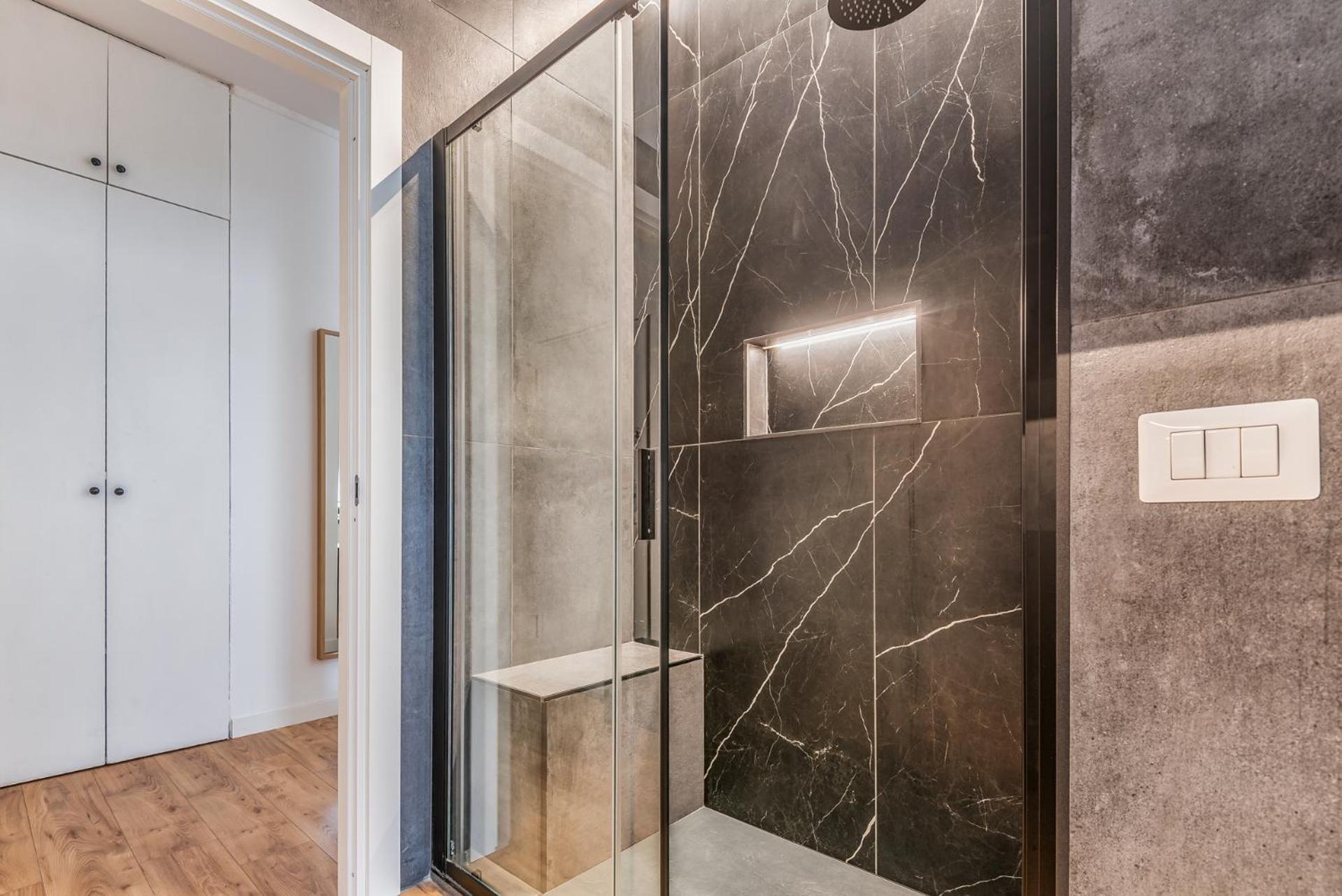 4 Pax Wi-fi Lorenteggio * Milano