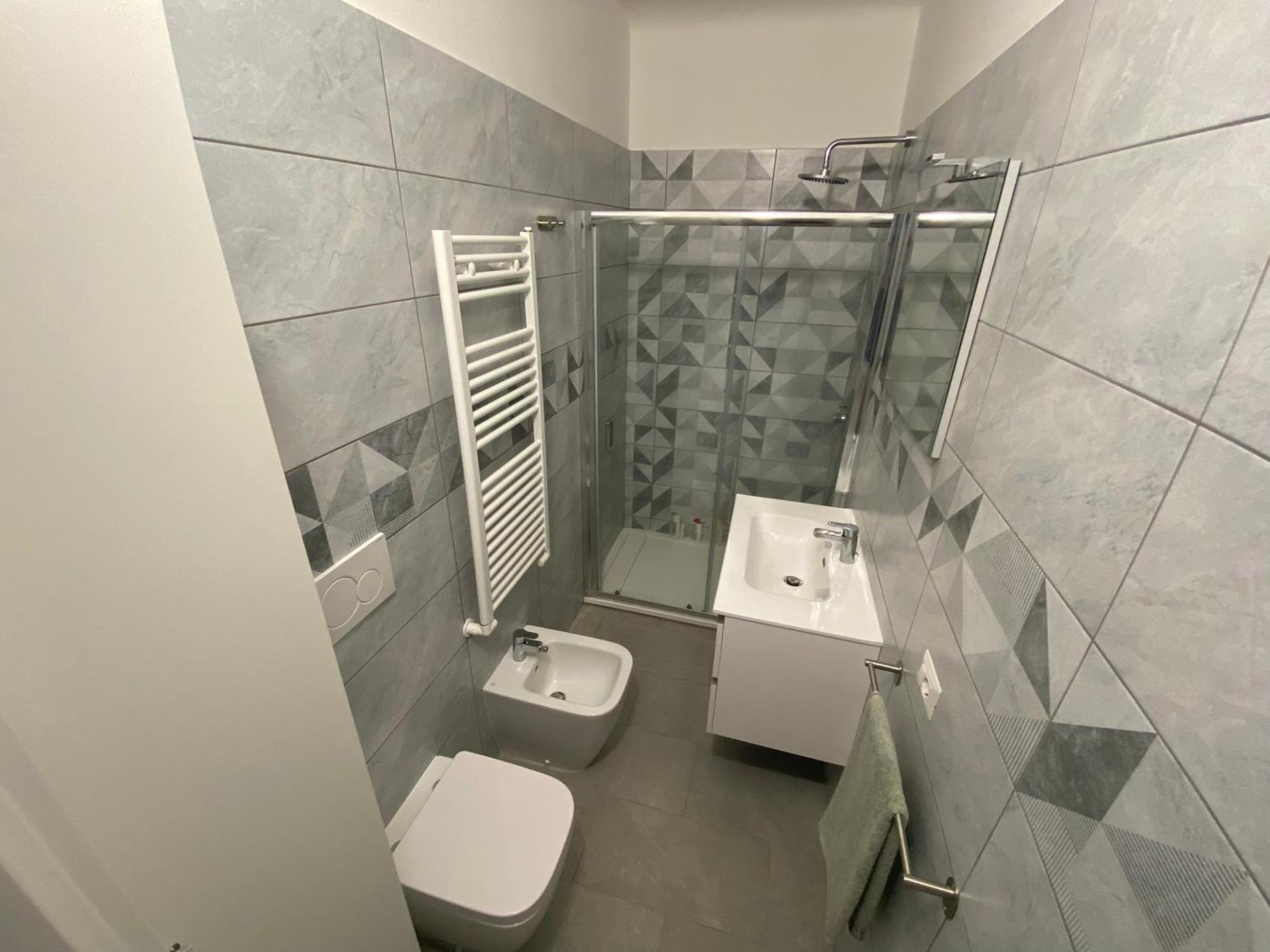 Renovated With Two Single Beds *