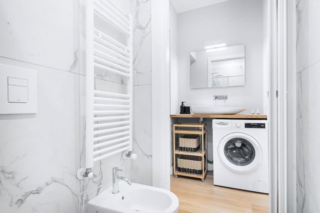 Easylife -modern And Elegant In The Heart Of Apartment