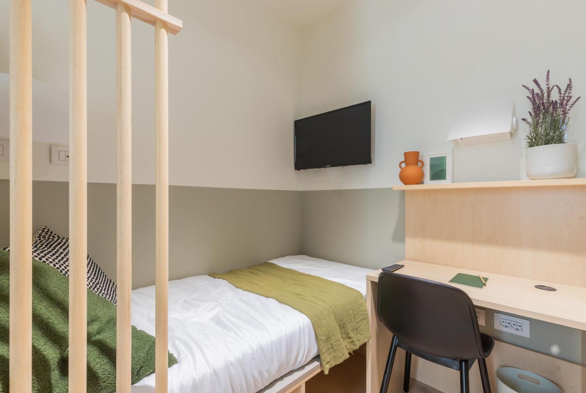 Well-located Campus Near Park * Milan
