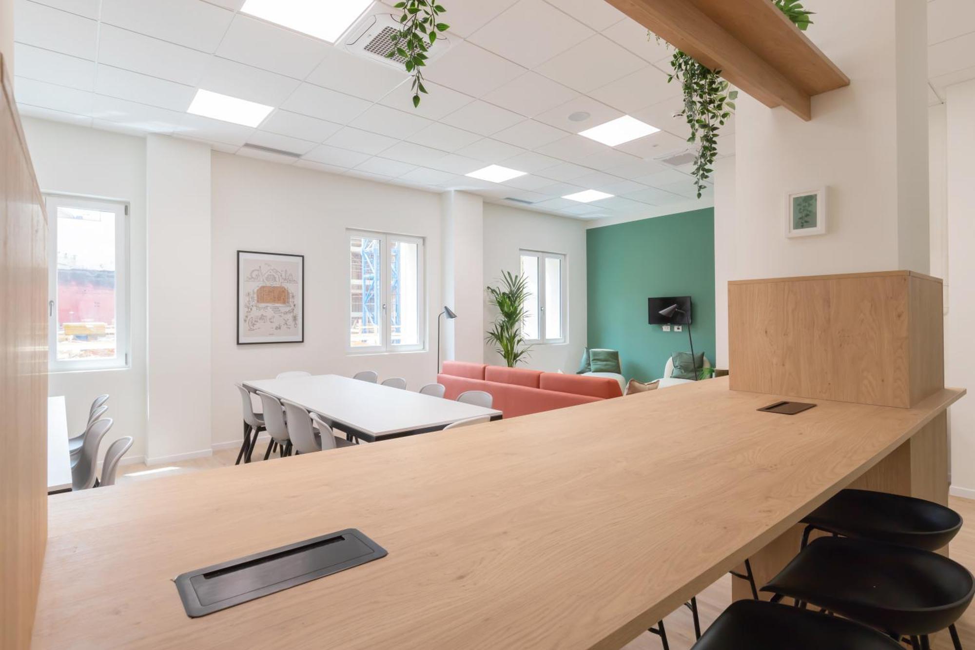 Well-located Campus Near Park * Milan
