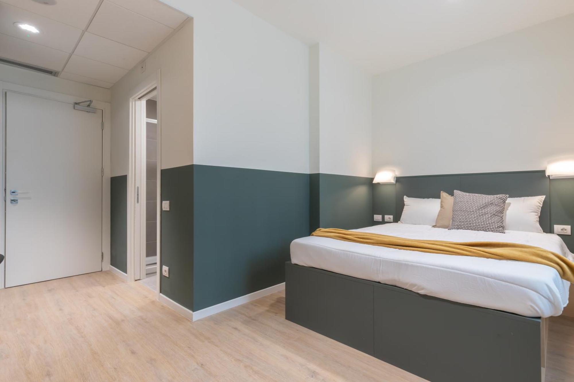 Well-located Campus Near Park * Milan