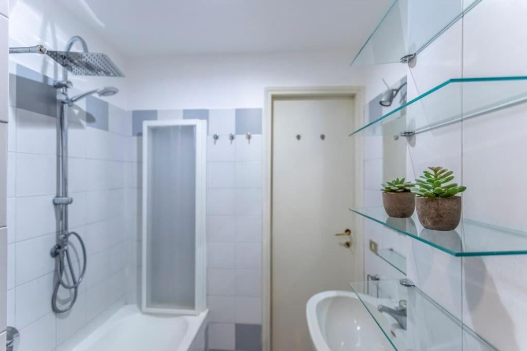 Apartment Solferino 29 - Brera Duomo With Private Garden Milan