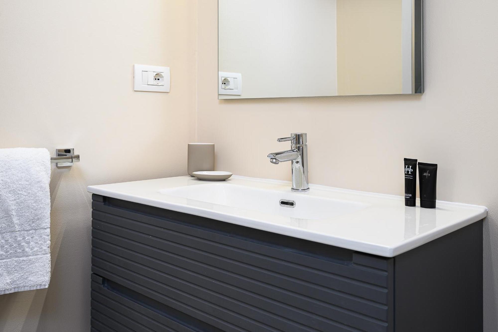 Apartment Arco Della Pace - Stylish In The Heart Of *