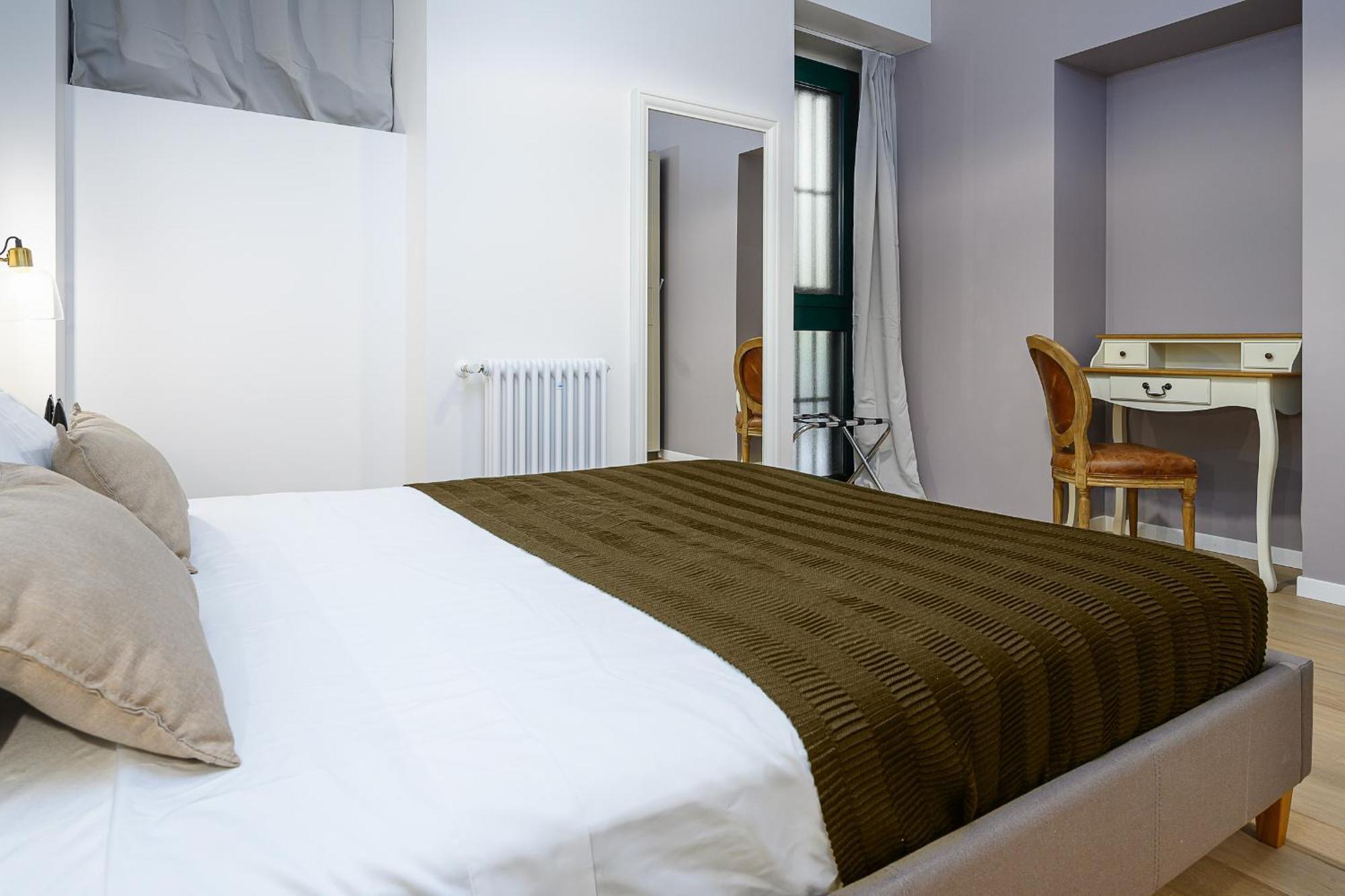 Apartment In Porta Garibaldi & Chinatown - Center Well Connected *