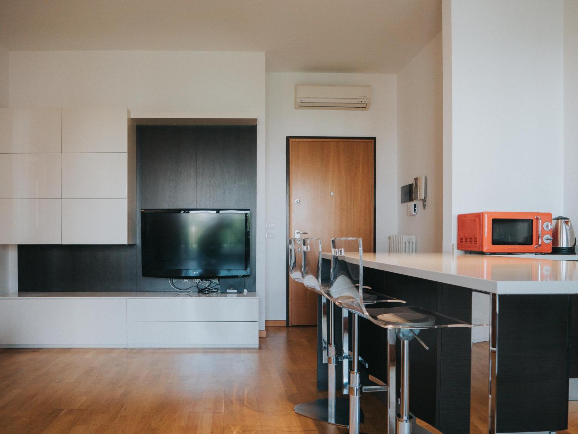 Tolstoi Apartment *
