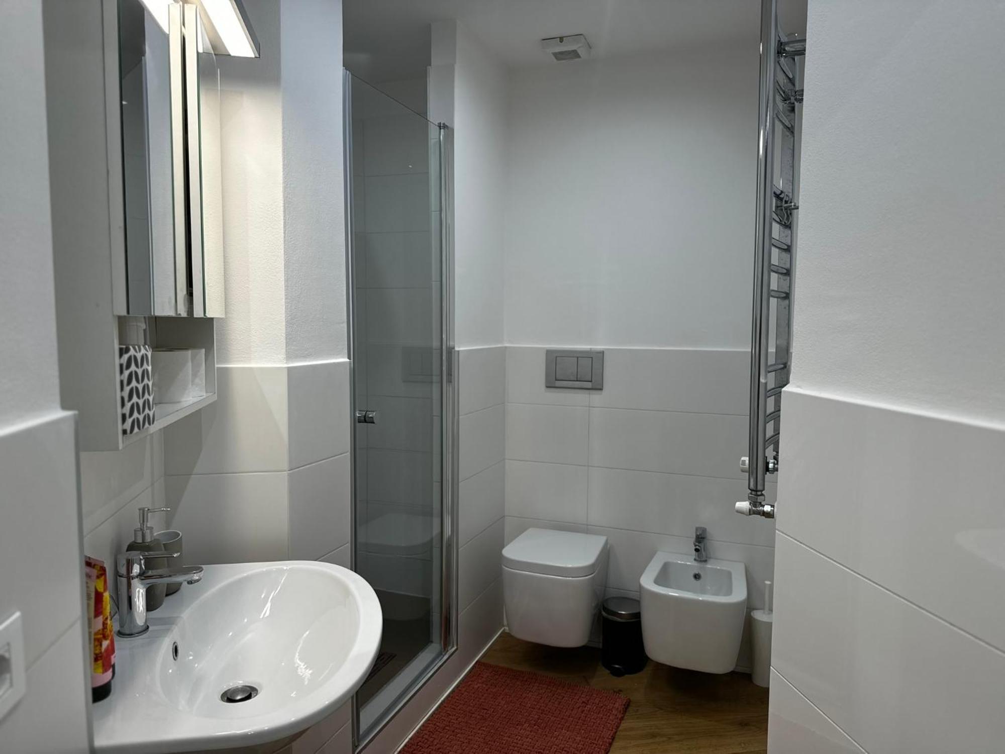 Regina In Porta Lodovica - Wifi E Breakfast Box Apartment Milan