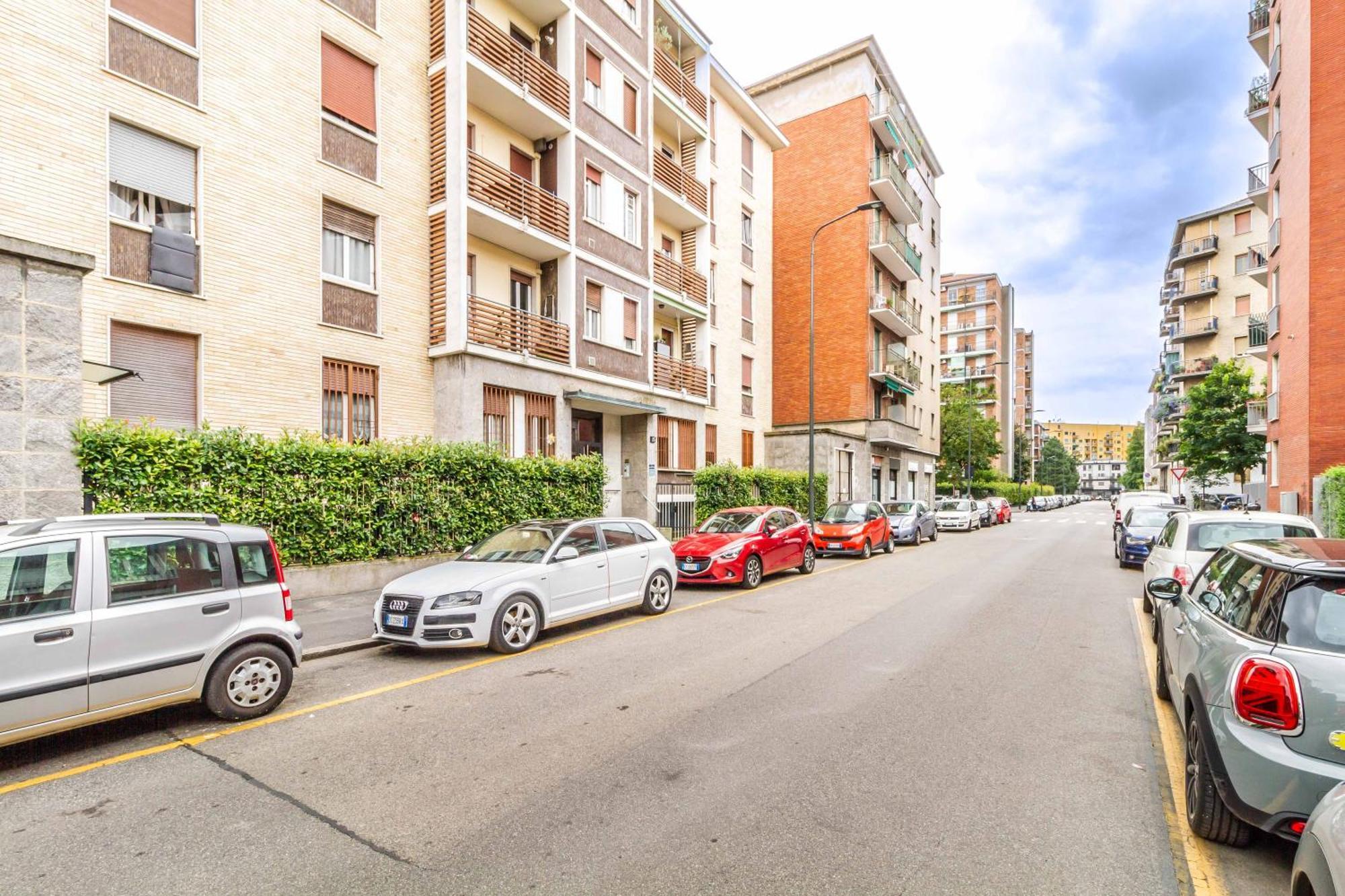 Domusmi Massarenti Apartment *