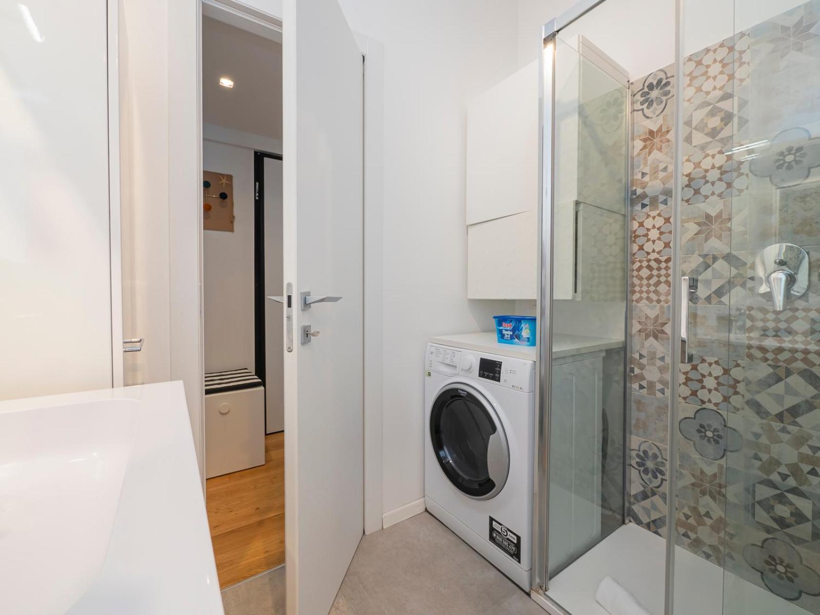 Apartment Xenia - Colorful In Citta Studi Area