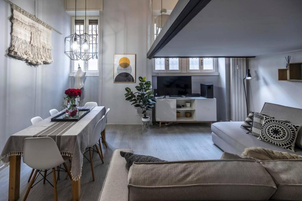 Contemporary Loft - Station Apartment Milan