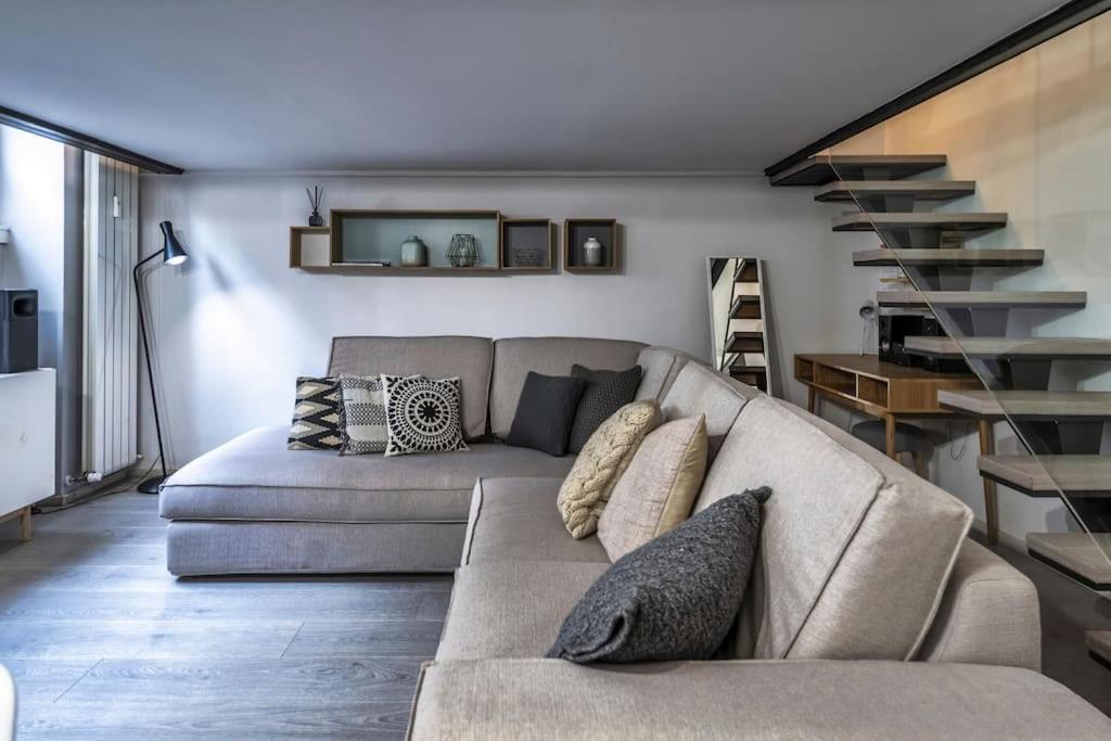 Contemporary Loft - Station Apartment *
