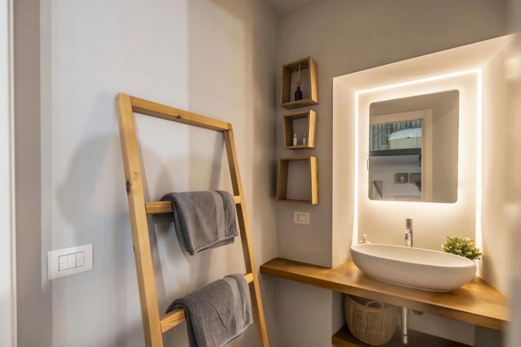 Apartment Contemporary Loft - Station Milan