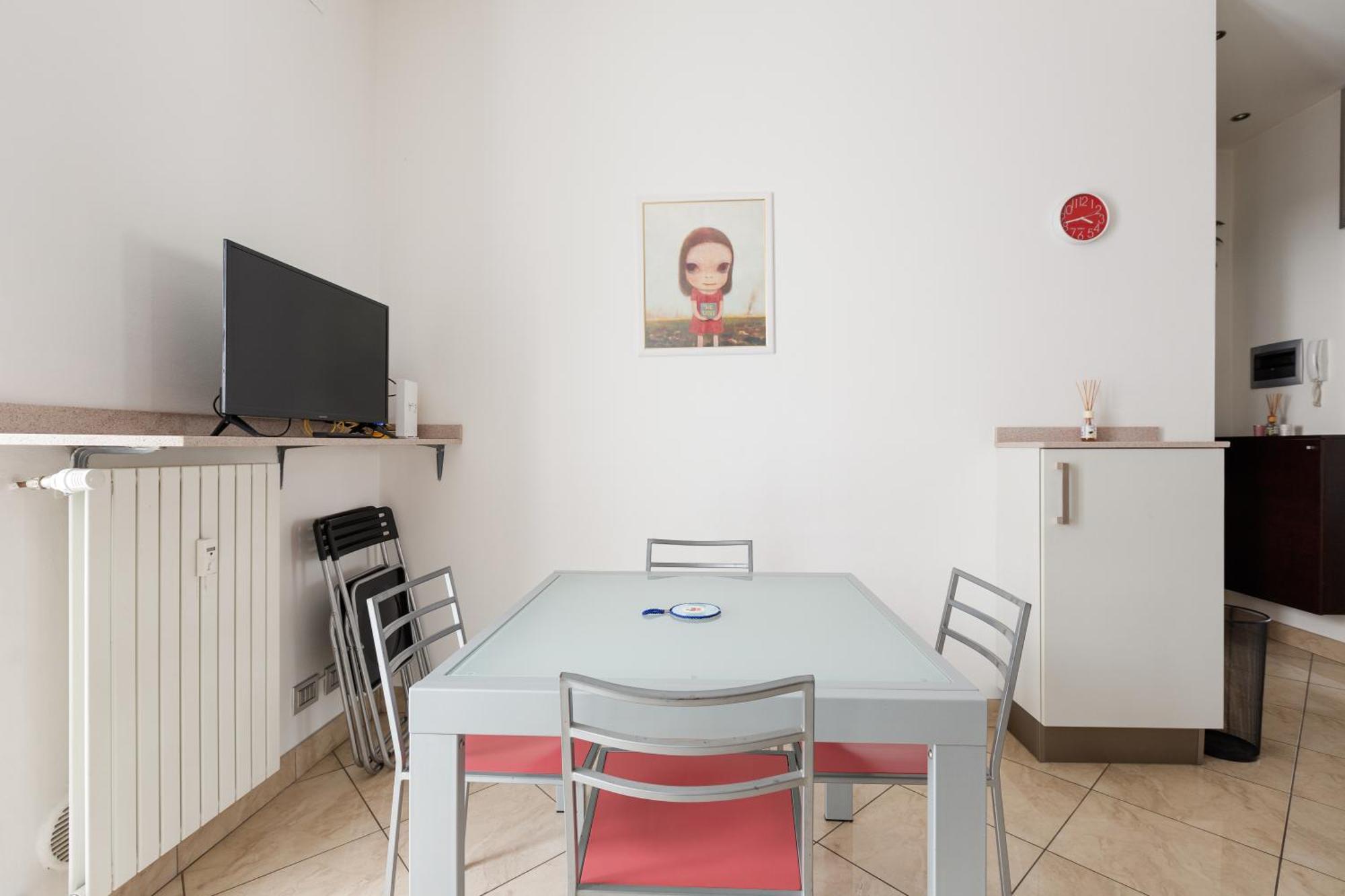 Apartment M4 Argonne Balcony Milan