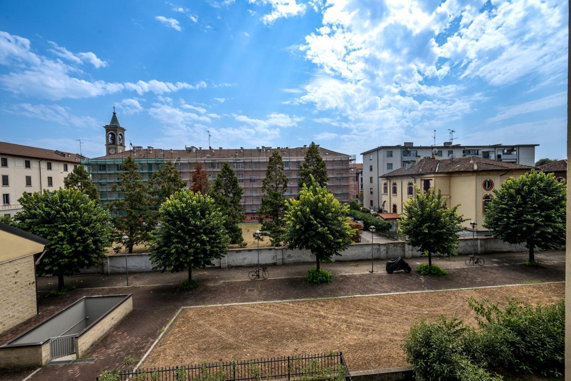 Cozy Rogoredo Next To The Metro And Train Station * Milan