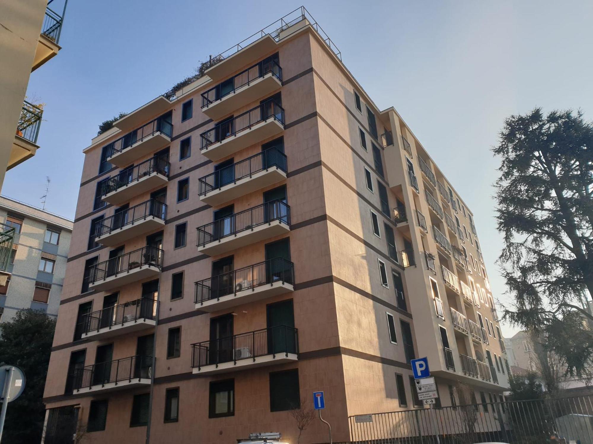 Appartamento Pomezia 10-central *