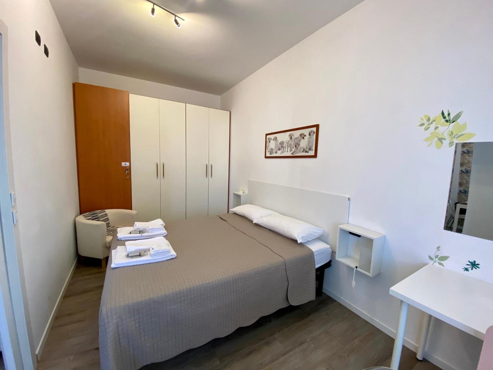 Pomezia 10-central Appartamento Milano