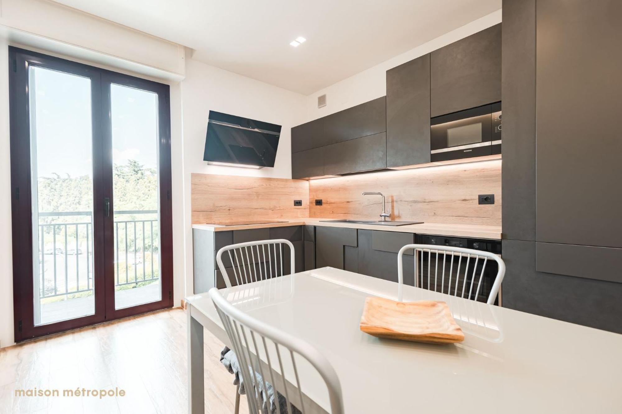 Bonola , Free Parking Apartment Milan