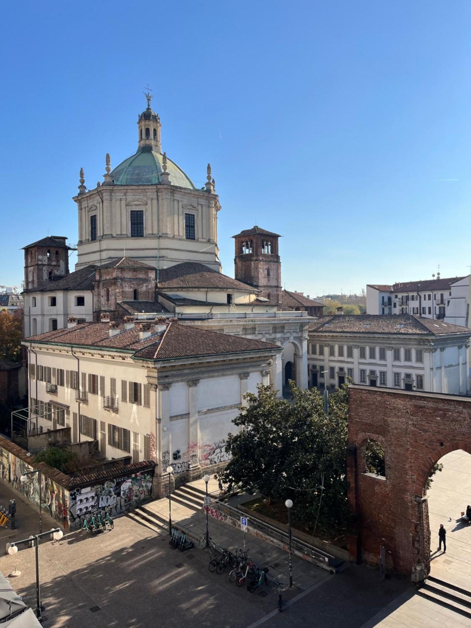 Centro Storico Vista Colonne San Lorenzo * Milão