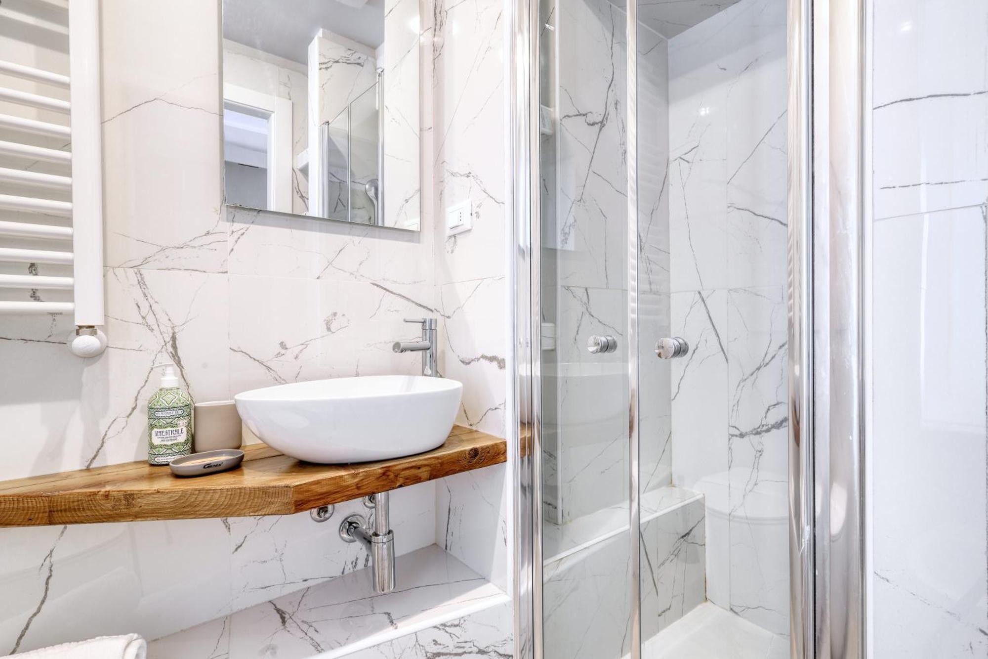 Apartment Joivy Modern Centre Flat Milan