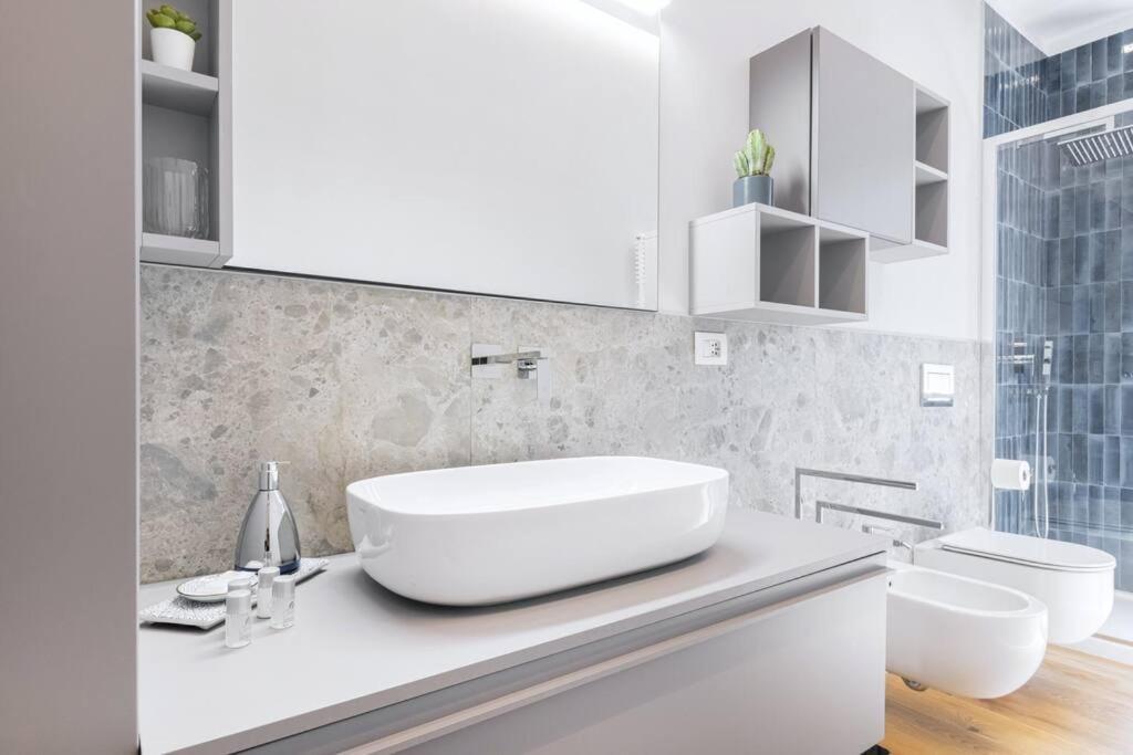 Easylife - Beautiful Flat With Balcony Pta Venezia * Milan