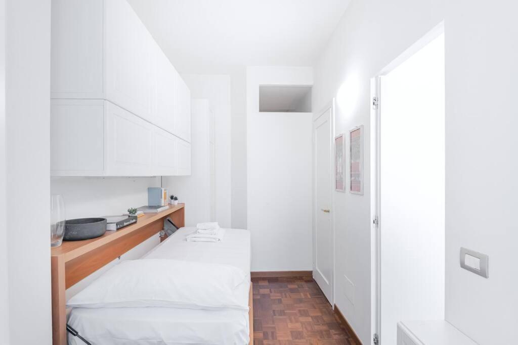 Easylife - Elegance A Few Steps From Citylife Next To M2 Pagano Apartamento *