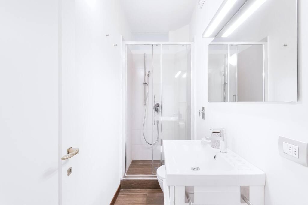 Easylife - Elegance A Few Steps From Citylife Next To M2 Pagano * Milão