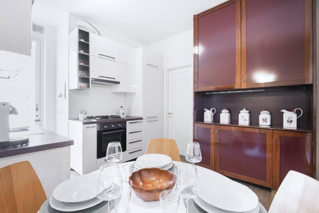 Easylife - Elegance A Few Steps From Citylife Next To M2 Pagano * Milão
