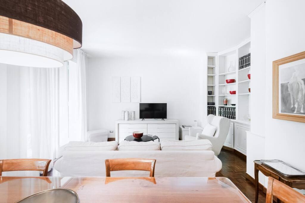 Easylife - Elegance A Few Steps From Citylife Next To M2 Pagano Apartamento