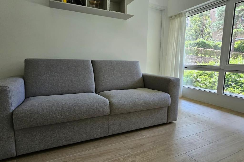 Urban De Angeli, 7 *