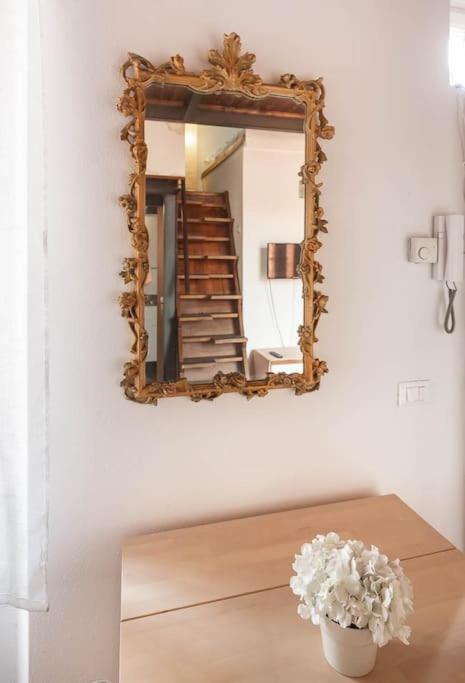 Navigli - Centro Vintage Apt - Movida&free Wifi Apartment