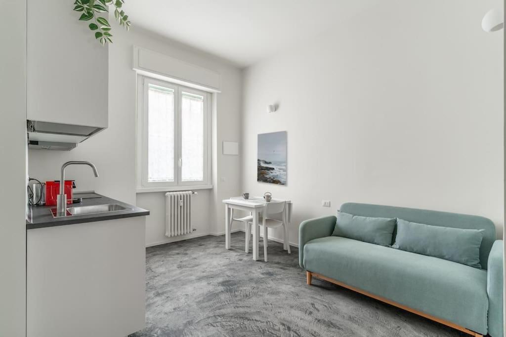 Apartment Giorgina's One Bedroom 20 Minuts Walking To Duomo Milan