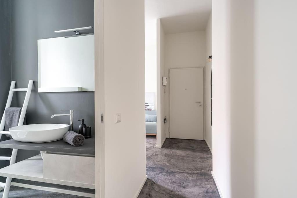 Giorgina's One Bedroom 20 Minuts Walking To Duomo Apartamento