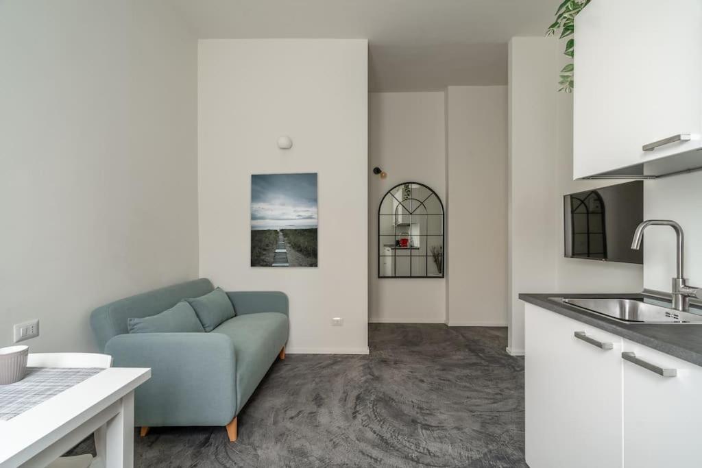 Apartment Giorgina's One Bedroom 20 Minuts Walking To Duomo Milan