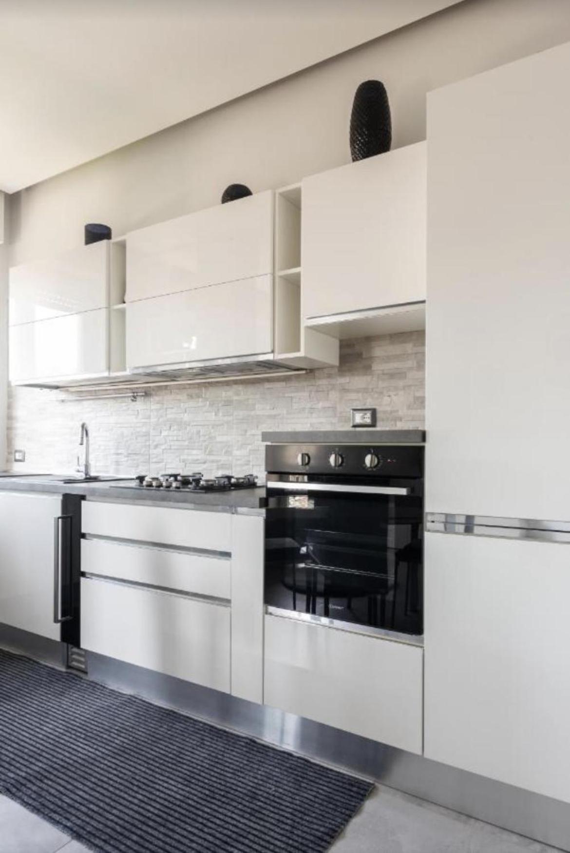 Luxury In Prada District Near Mm Brenta & Center - Ideal For Business Profiles *