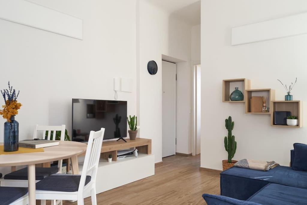 La Maison Blue, Between Portello-fiera-mico-citylife Milan