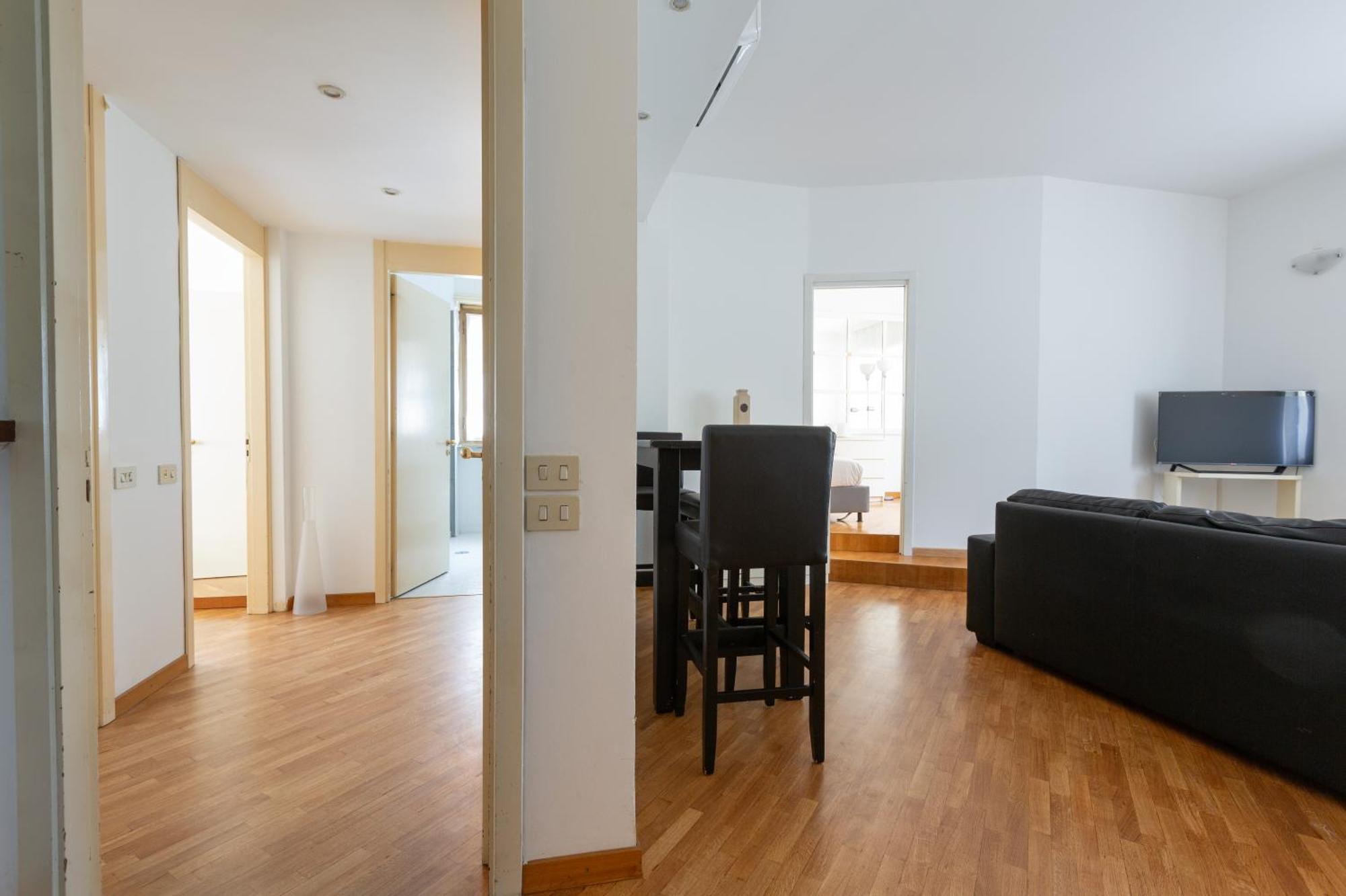 Lorenteggio Large Flat Apartamento Milão