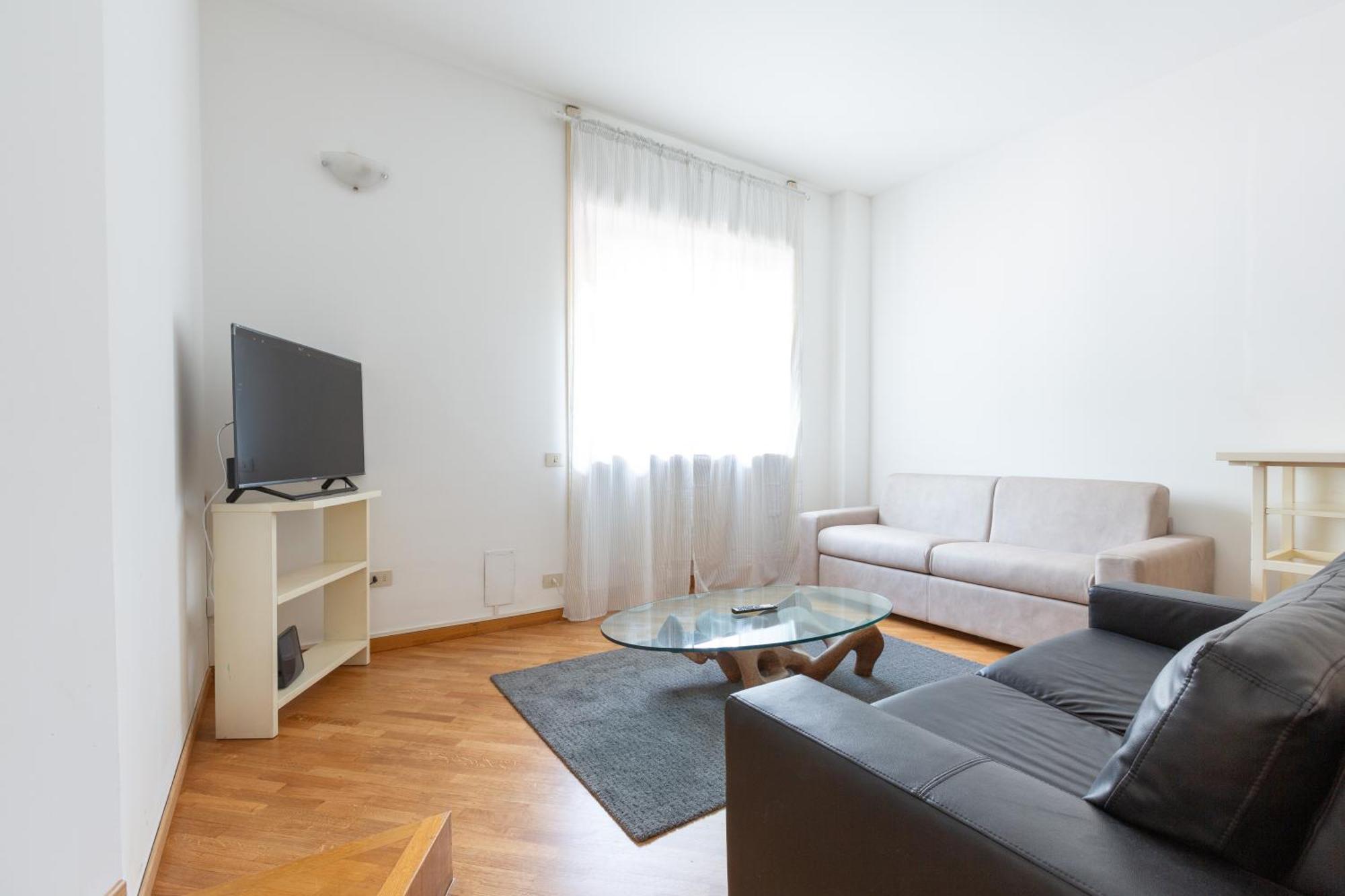 Lorenteggio Large Flat Apartamento Milão