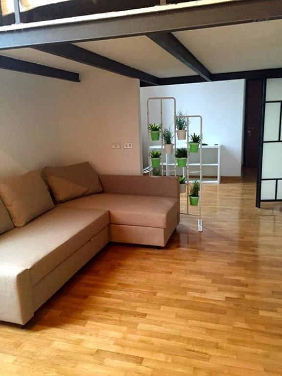 V12 Design Apartment