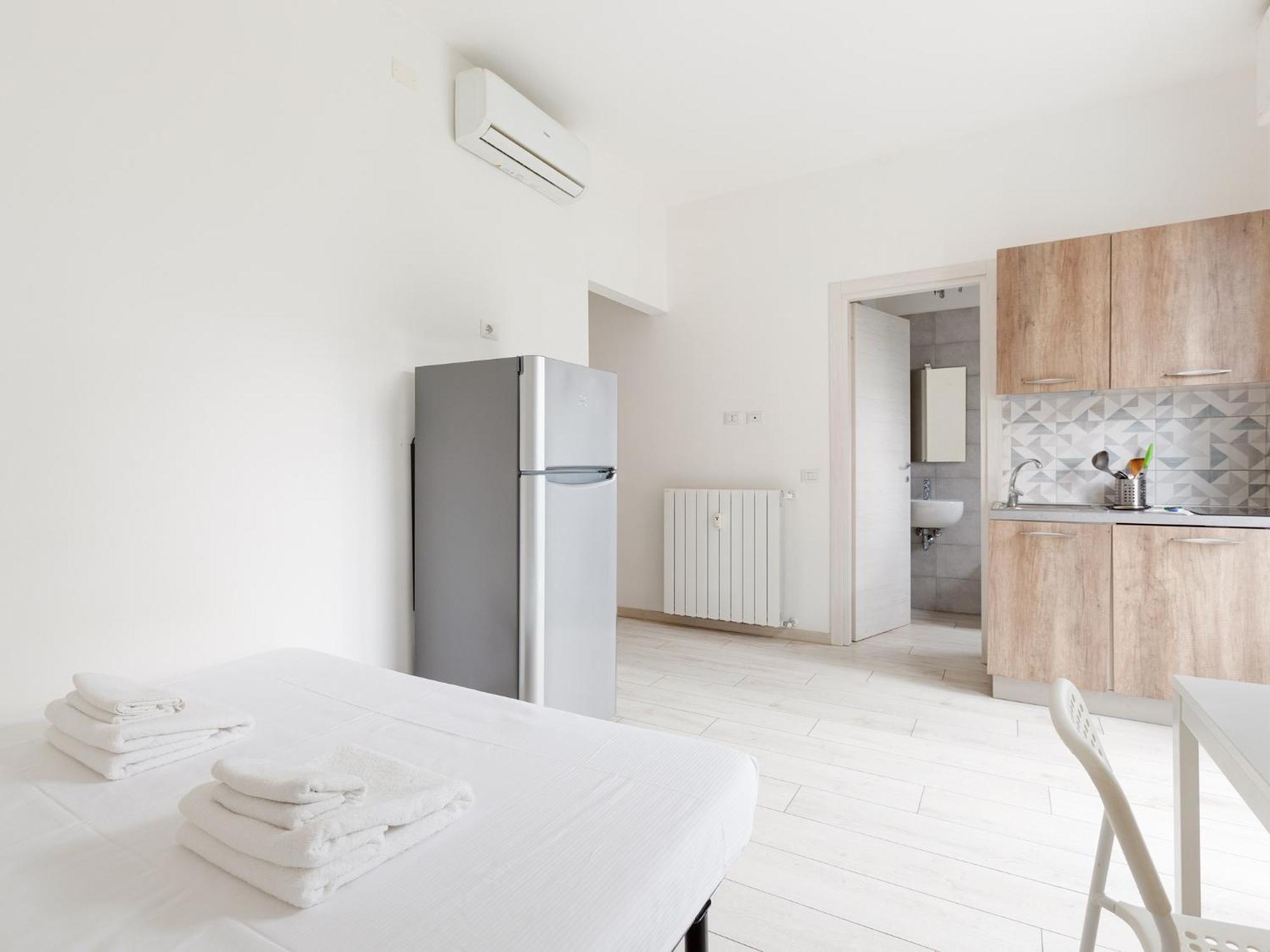 Apartment Cimiano M2 Cozy With Balcony Milan