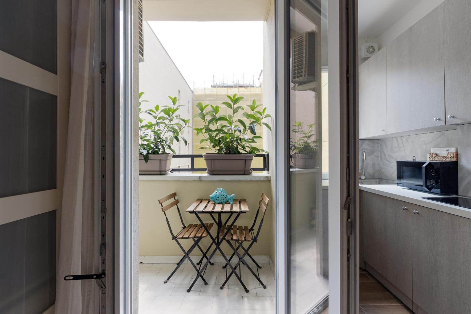 Forlanini M4 Modern With Balcony Apartment