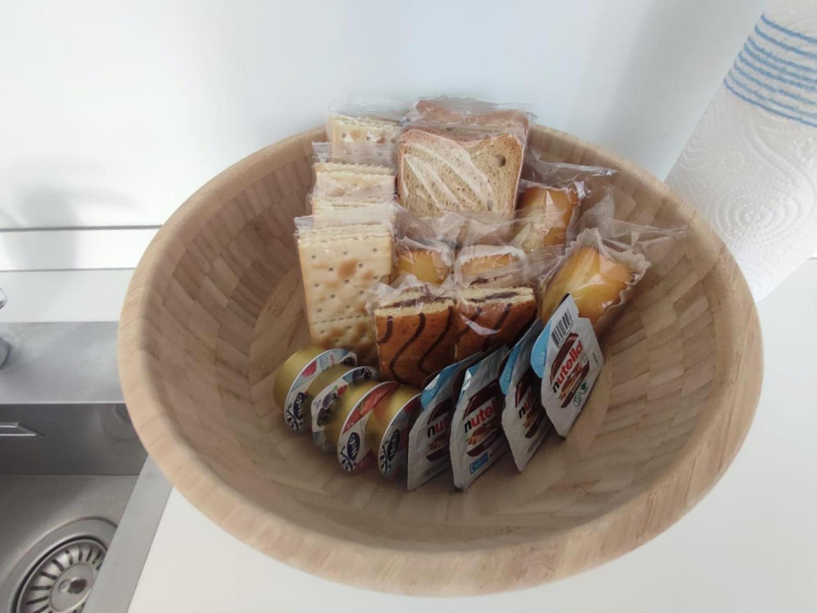 Regina In Porta Lodovica - Wifi E Breakfast Box Apartamento Milão