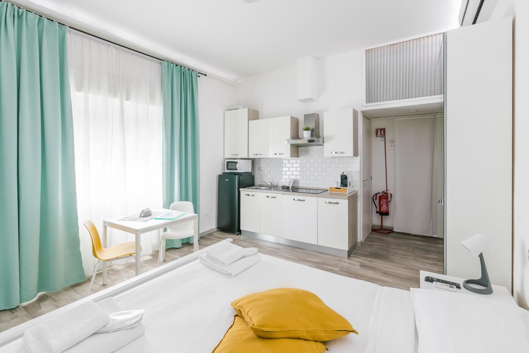 21 Ext * Milan