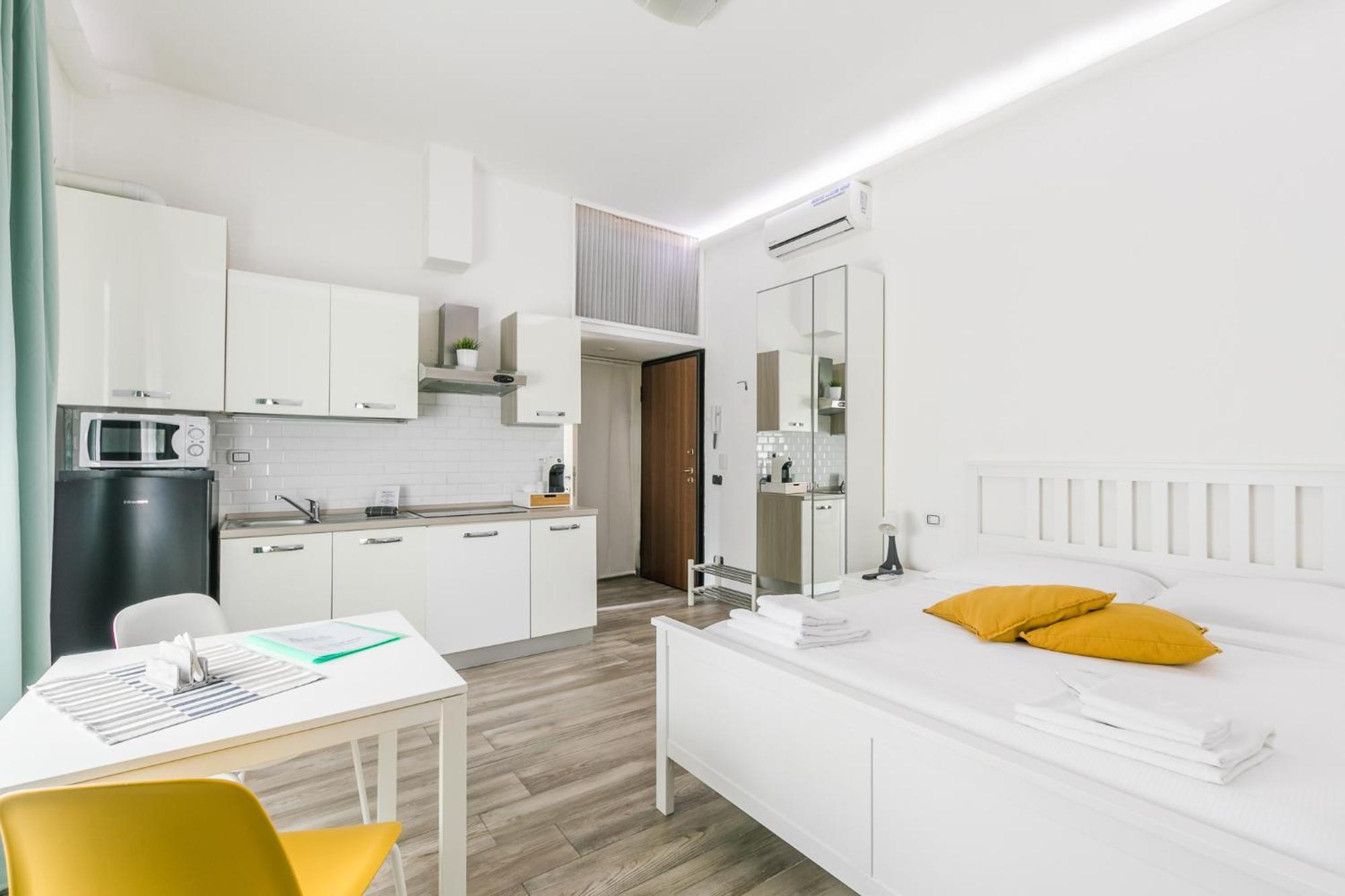 Apartment 21 Ext Milan