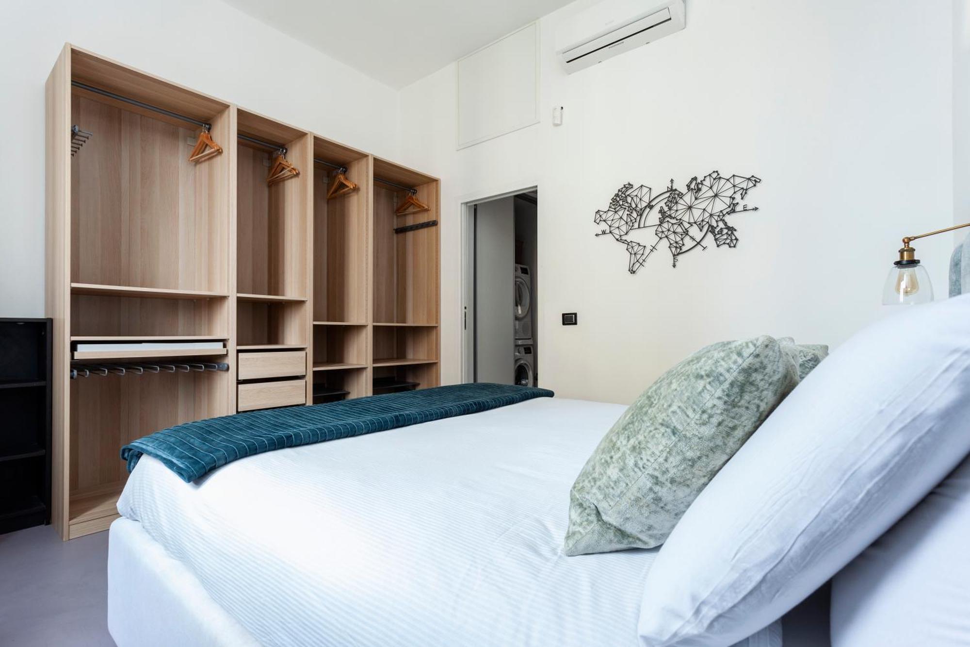 Stylish Industrial Flat Milão