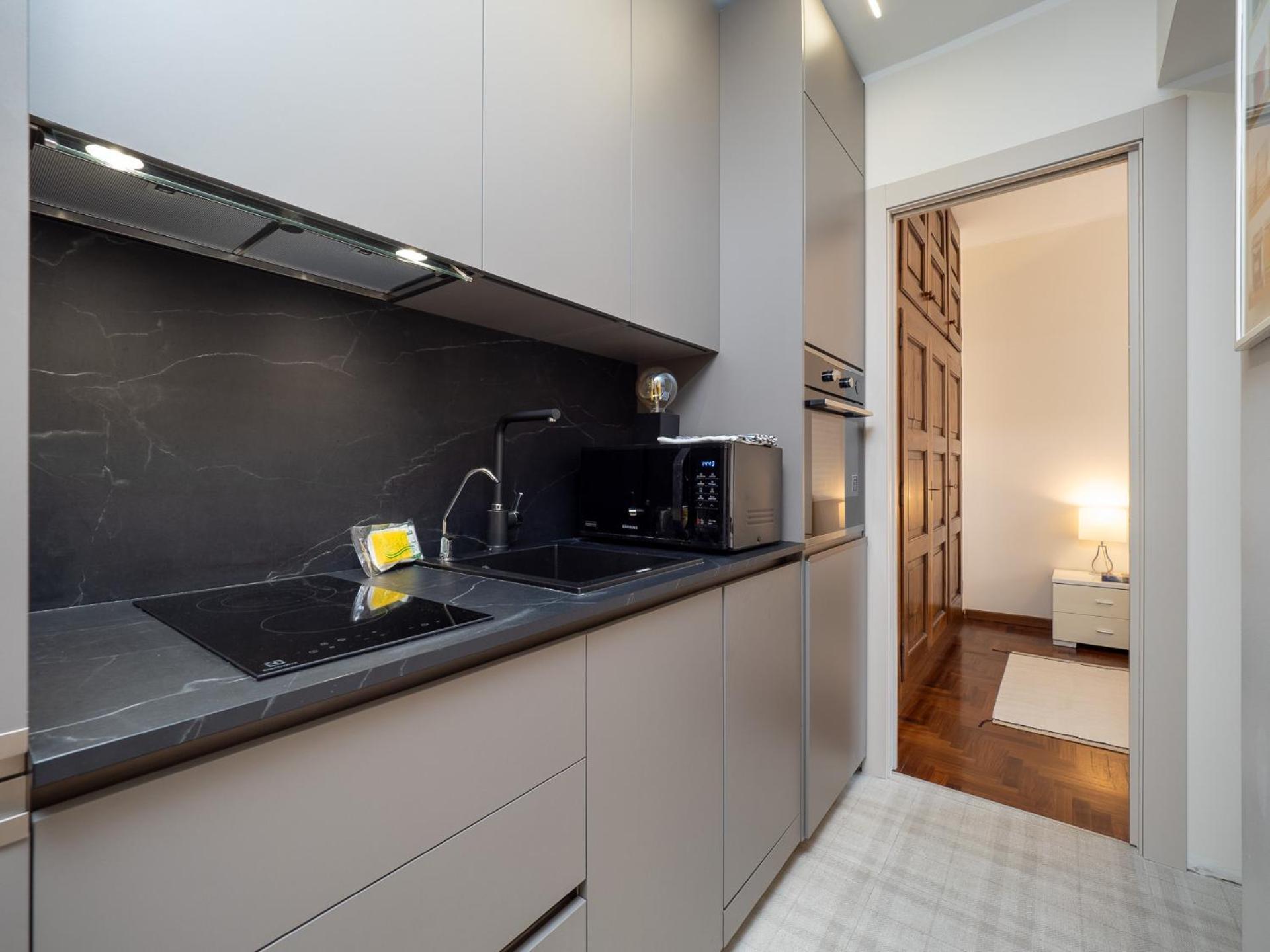Apartamento Stylish Flat With Balcony - 15 Min To Duomo Milão
