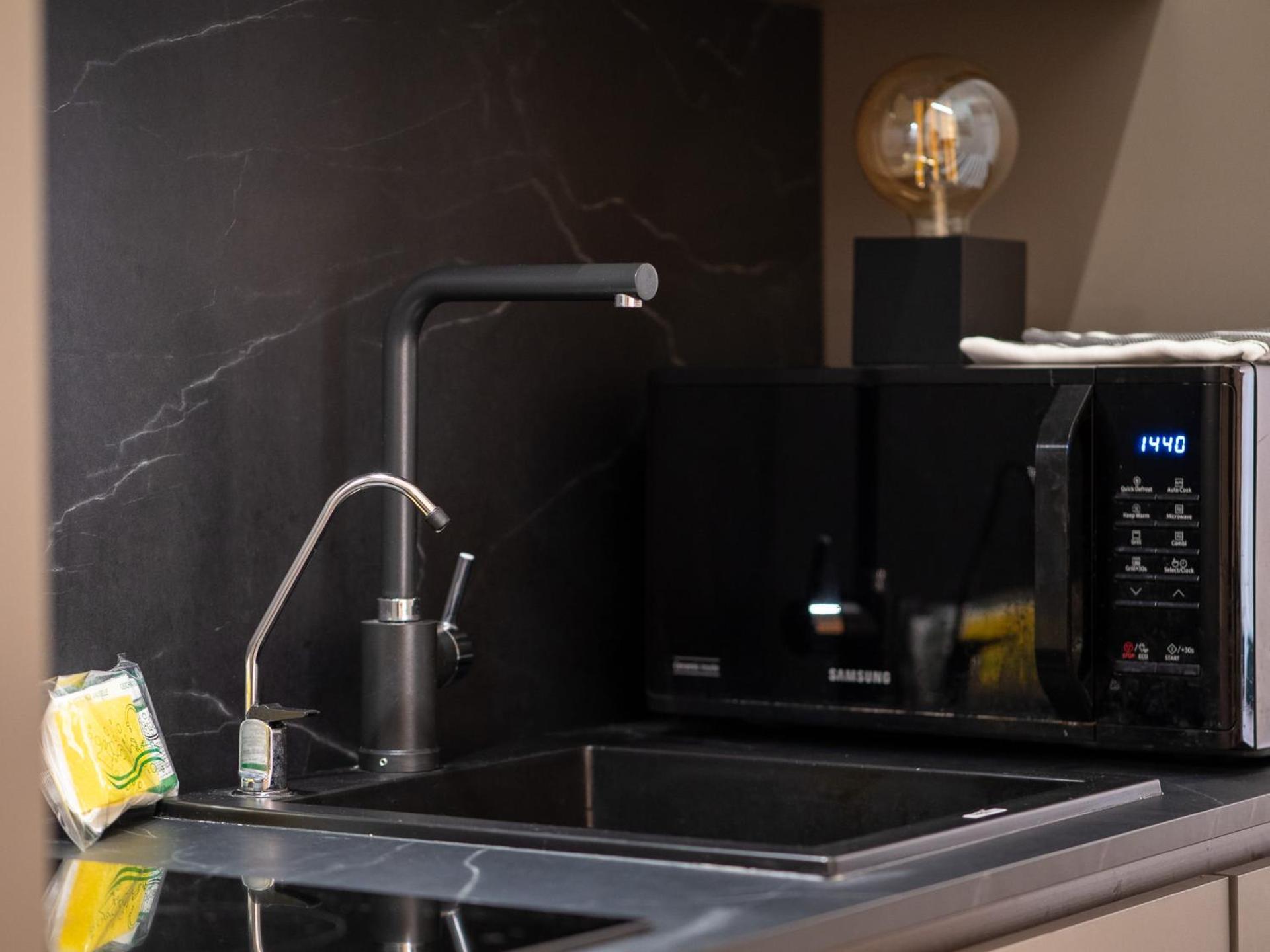 Stylish Flat With Balcony - 15 Min To Duomo * Milão