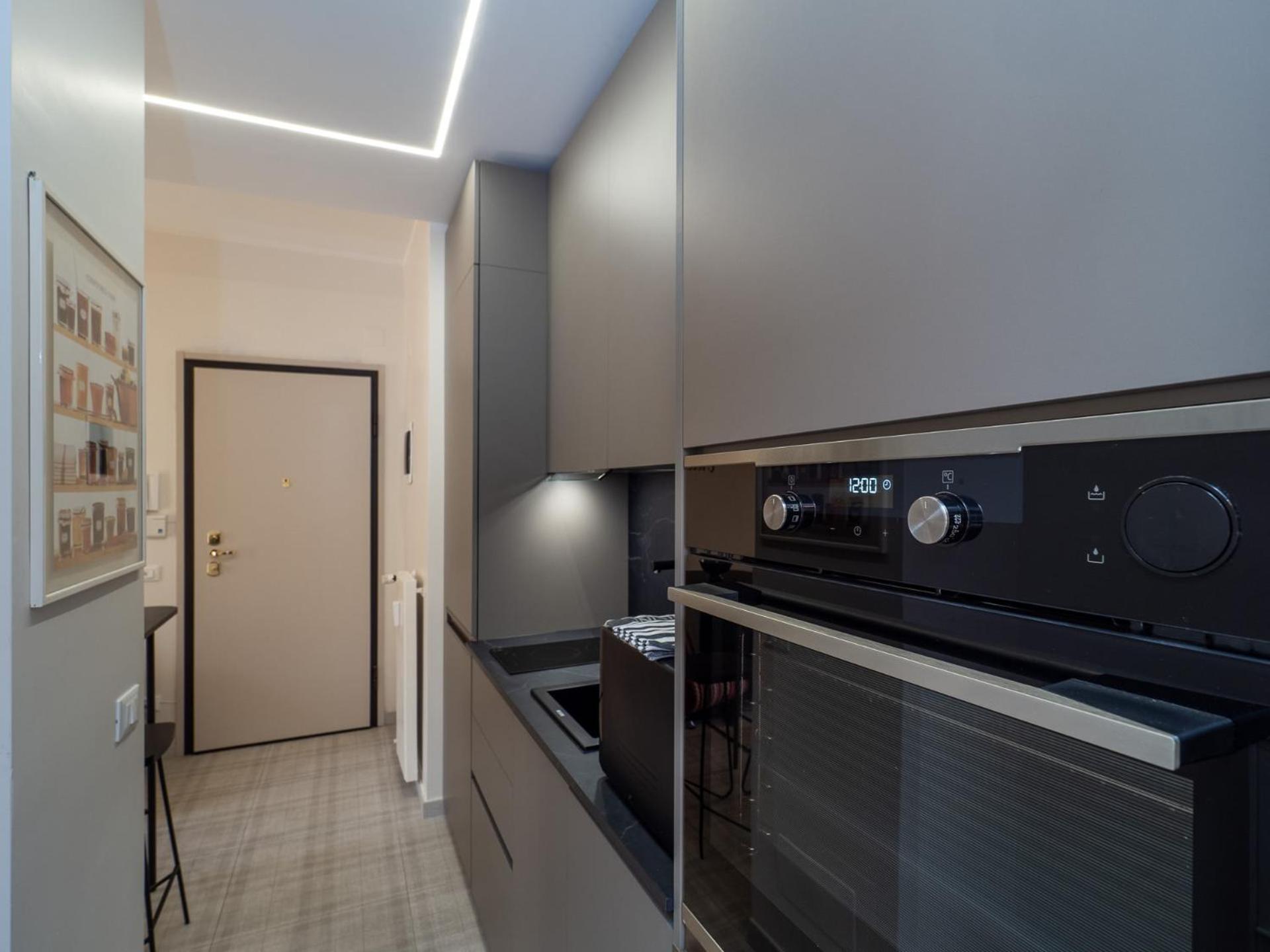 Stylish Flat With Balcony - 15 Min To Duomo Apartamento