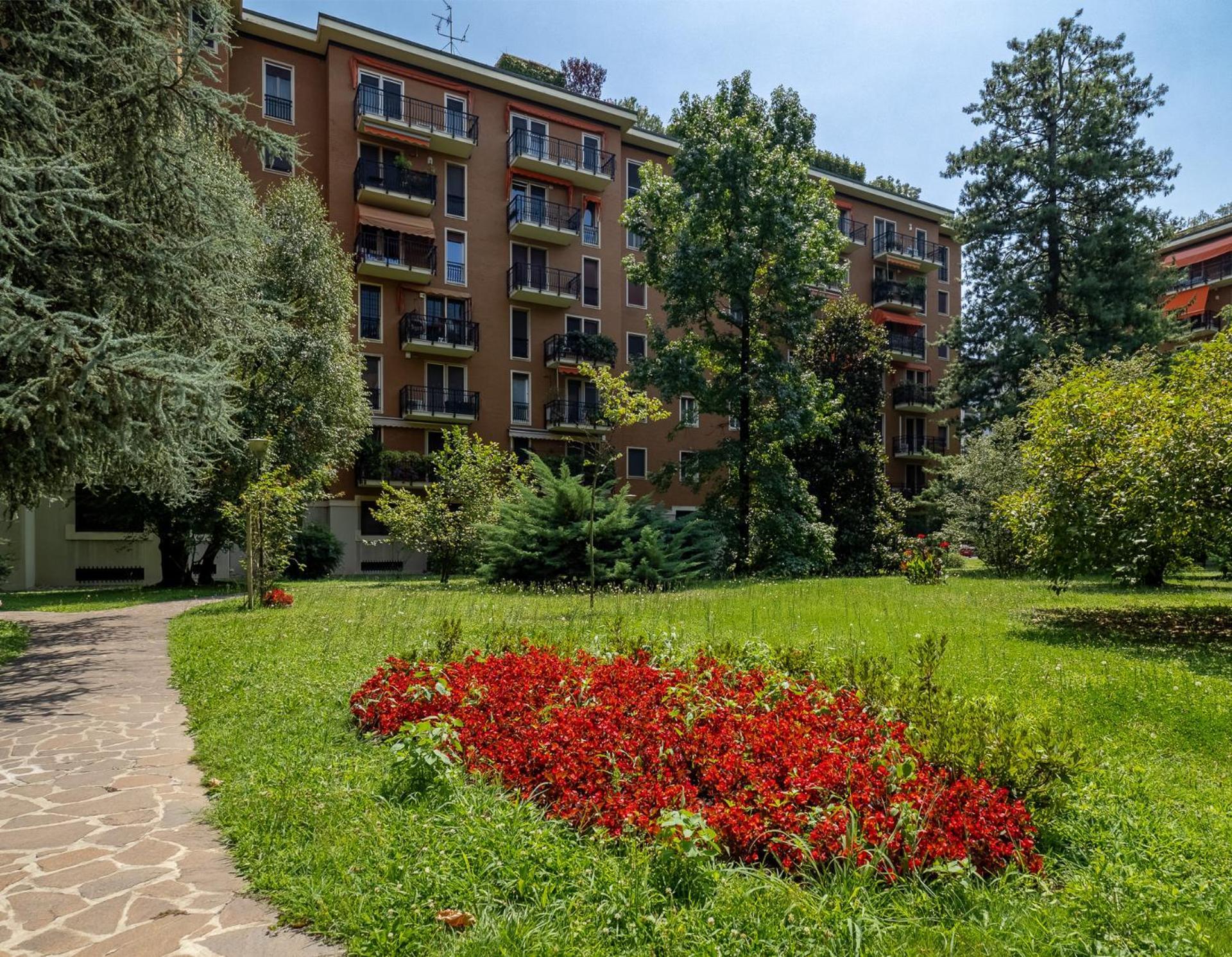 Stylish Flat With Balcony - 15 Min To Duomo Apartamento
