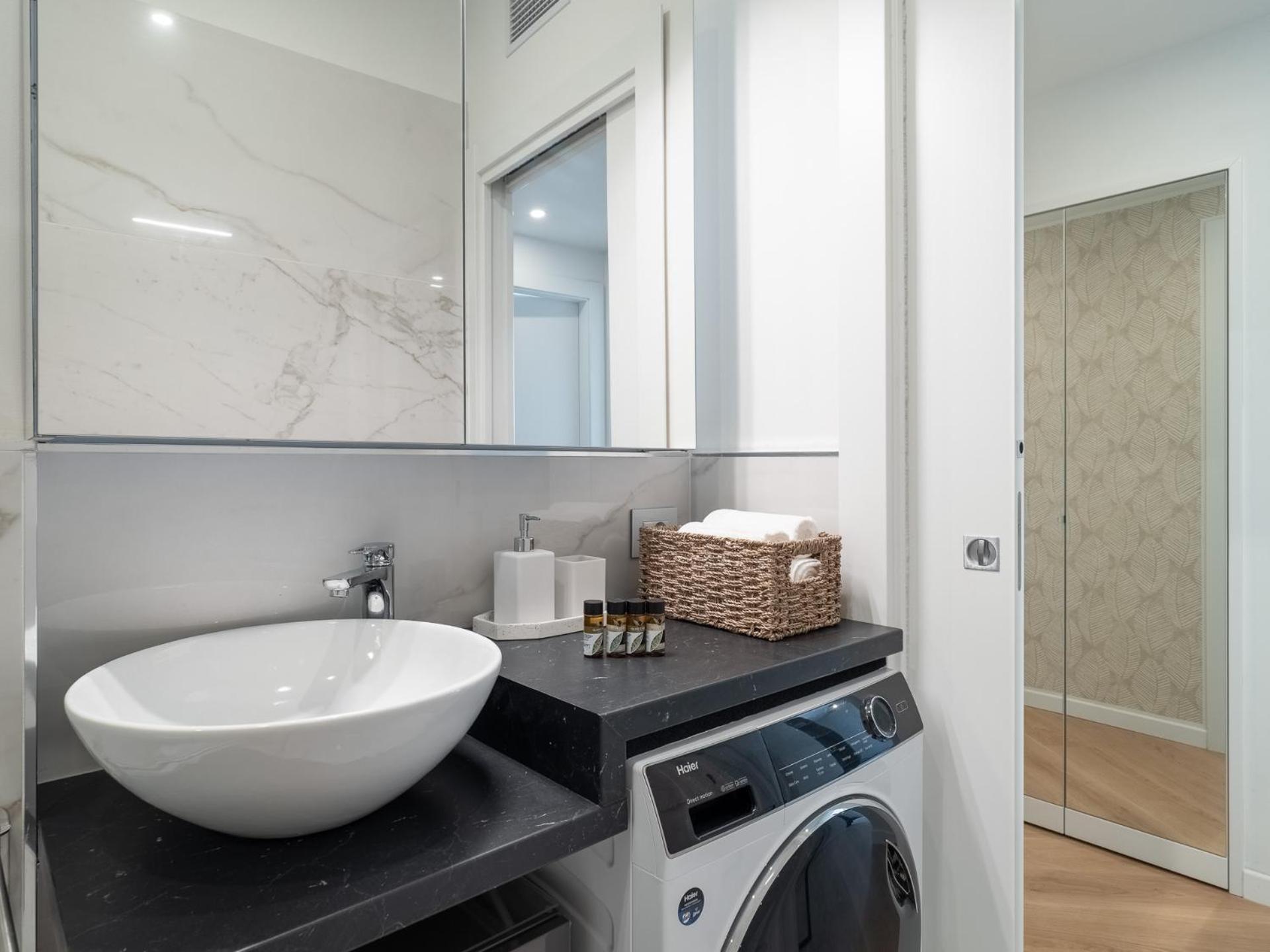 Apartment Arco Della Pace - Elegant For 3 Guests *