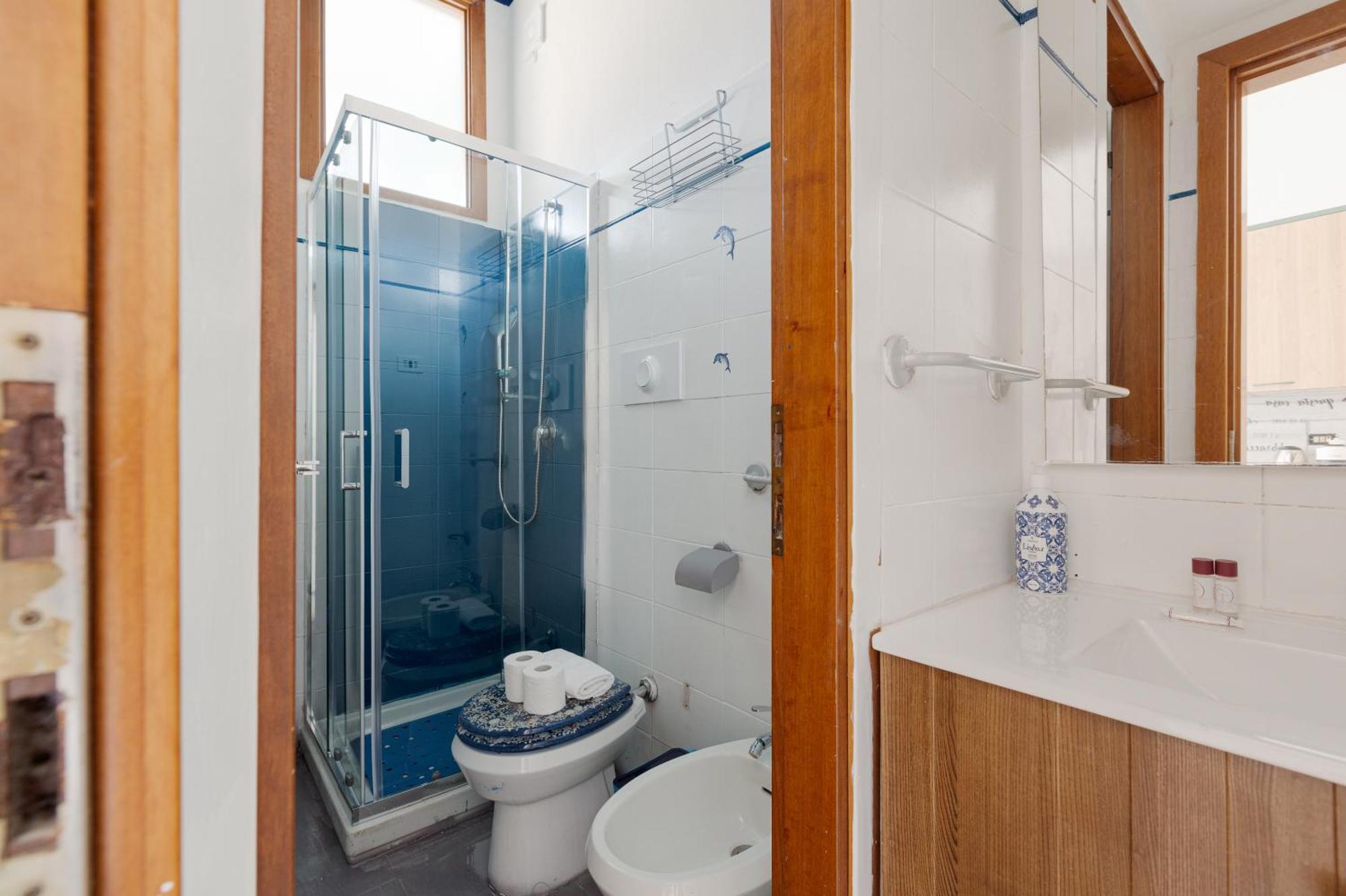 Turquoise Mini Flat Near Fs Apartment